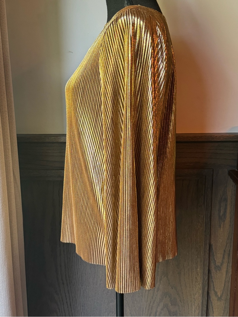Jennifer Lopez Metallic Gold Pleated Long-Sleeve Top NWT medium - Picture 3 of 7